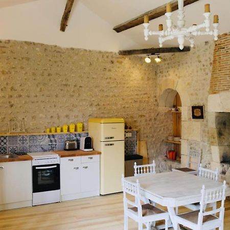 As Seen On A New Life In The Sun - Beautiful 3 Bedroom Cottage With Shared Pool Montboyer ภายนอก รูปภาพ